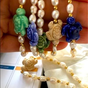 Pearl bracelets with turtle 🐢 stone - SOLD